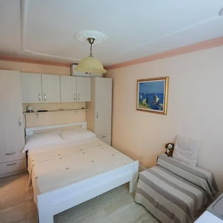 Studio In With Terrace, Air Conditioning, Wifi 4778-3 Διαμέρισμα Promajna